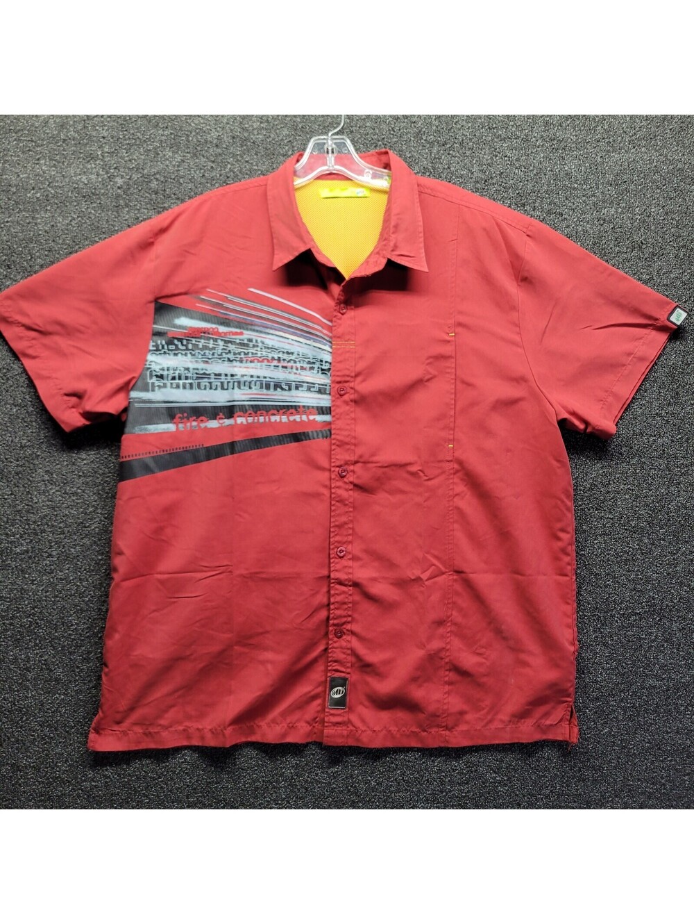 Mountain Dew Men's Sz XL Red Short Sleeve Polyester Button-Down Shirt